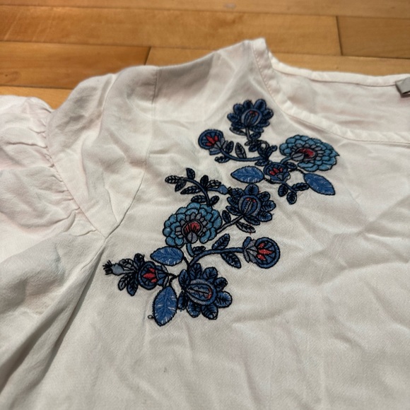 LOFT Floral Embroidered Ruffle Cuff Top‎ Size Medium - Picture 6 of 6
